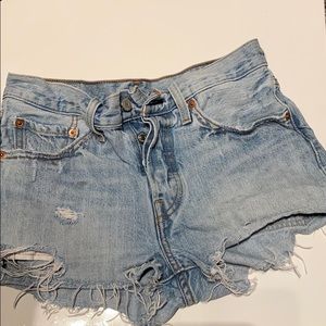 501 LEVI’s Light wash Jean Shorts -great condition
